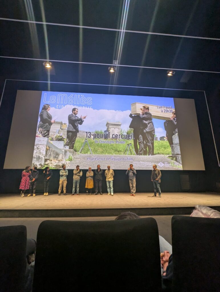 Projection "13 pour 1 cercueil"
